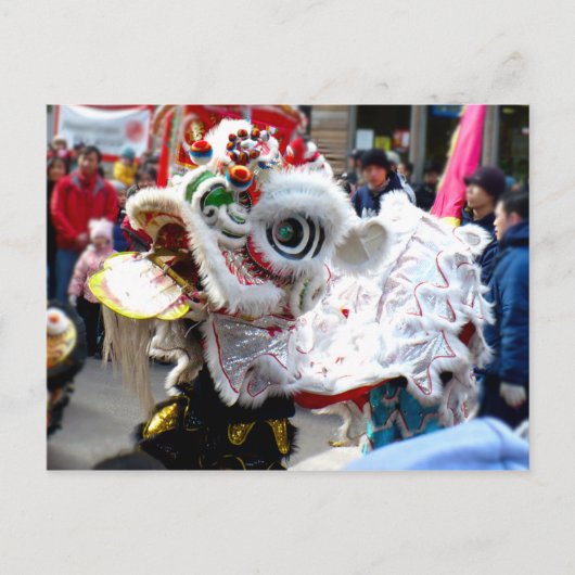 White Chinese Lion Dancer Chinatown Postkarte (Vorderseite)