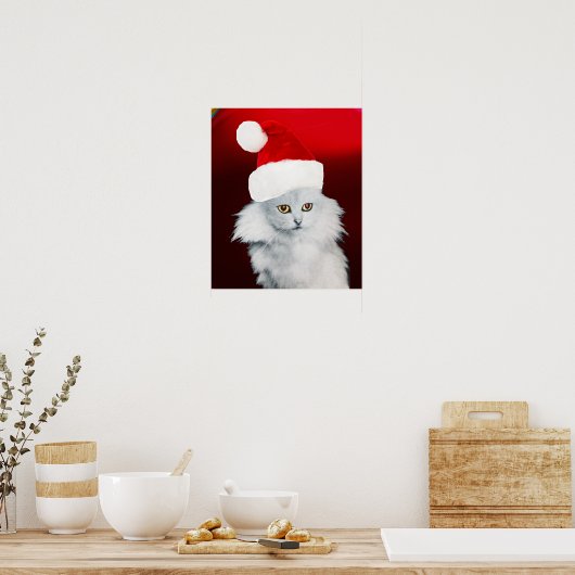 WHITE CHRISTMAS CAT MIT SANTA CLAUS HAT, Red Ruby Poster (Küche)