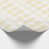 White Christmas Gift Wrap with Gold Ornaments Geschenkpapier (Ecke)
