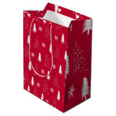 White Christmas Trees Snowflakes Red Gift Bag Mittlere Geschenktüte (Rückseite Schrägansicht)
