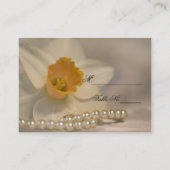 White Daffodil Pearls Spring Wedding Platzkarte (Vorderseite)
