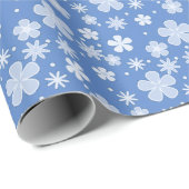 White Daisies and Dots on Blue Geschenkpapier (Rolleneckpunkt)