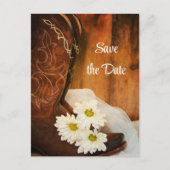 White Daisies Cowboy Boots Wedding Save the Date Ankündigungspostkarte (Vorderseite)