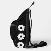 White Daisies / Flowers and Your Name on black Crossbody Bag (Rechts)