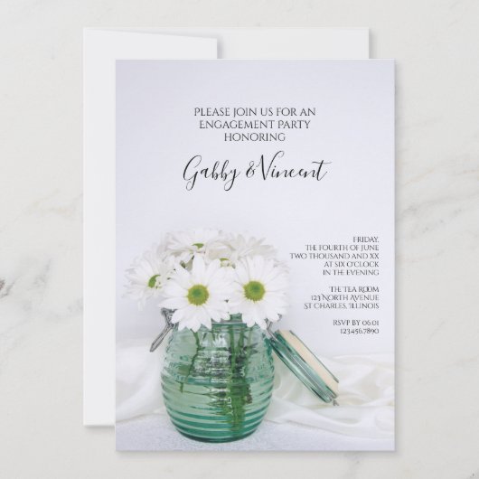 White Daisies in Blue Jar Engagement Party Einladung (Vorderseite)