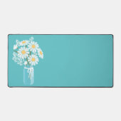 White Daisies Mason Jar auf Aquamarin Schreibtischunterlage (Vorderseite)