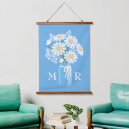 White Daisies Mason Jar Monogram on Blue Wandteppich Mit Holzrahmen