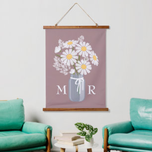 White Daisies Mason Jar Monogram on Rosy Brown Wandteppich Mit Holzrahmen