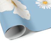 White Daisies on Blue Geschenkpapier (Rolleneckpunkt)