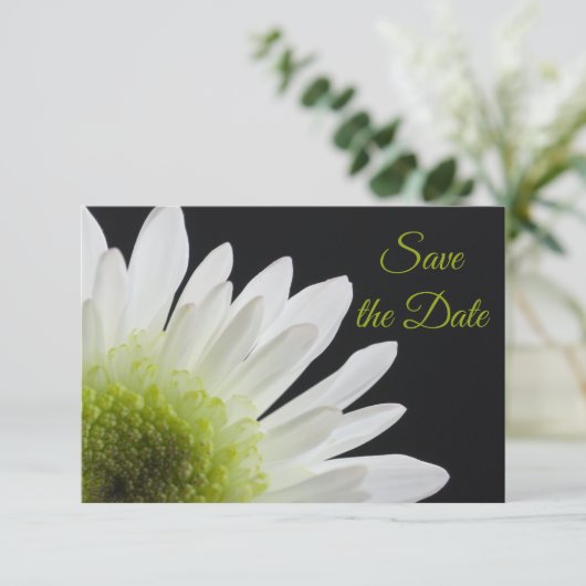 White Daisy auf Black Wedding Save the Date (Stehend Vorderseite)