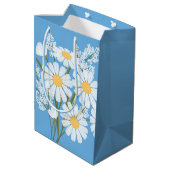 White Daisy Blume auf Blue Mittlere Geschenktüte (Rückseite Schrägansicht)
