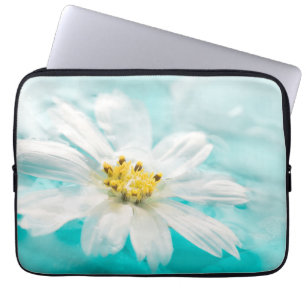 White Daisy Blume Blue Water Pond Tropical Laptopschutzhülle