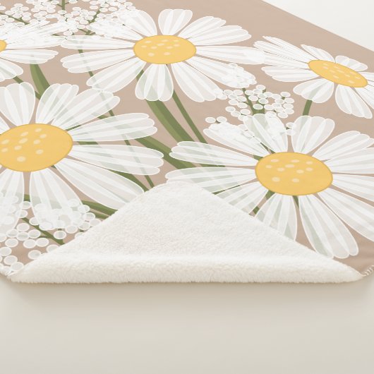 White Daisy Blume Bouquet auf Beige Sherpadecke (3/4)