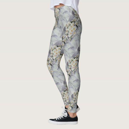 WHITE DAISY BOUQUET | LEGGINGS (Links)