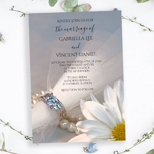 White Daisy Elegance Wedding Einladung