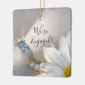 White Daisy Elegance Wir sind Verlobt Keramikornament (Links)