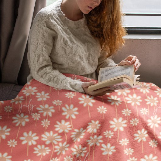 White Daisy Floral Pattern Custom Name  Fleecedecke