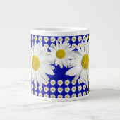 White Daisy Garden Jumbo-Tasse (Vorderseite)