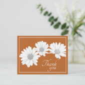 White Daisy Kette mit Cinnamon Hintergrund Vielen  Postkarte (Stehend Vorderseite)