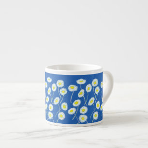 White Daisy Muster auf Bright Blue Espressotasse