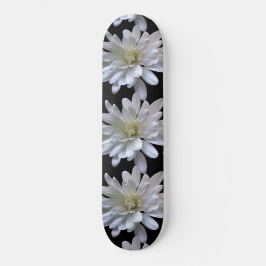 White Daisy Muster Skateboard (Vorderseite)