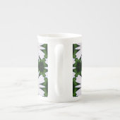 White Daisy Pattern Porzellantasse (Rückseite)