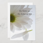 White Daisy Petals Liebe Me Engagement Party Einladung (Vorne/Hinten)