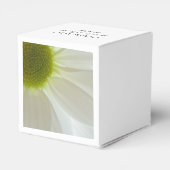 White Daisy Petals Wedding Geschenkschachtel (Rückseite)