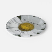 White Daisy Petals Wedding Pappteller (Schrägansicht)