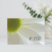 White Daisy Petals Wedding RSVP Response Card Karte (Stehend Vorderseite)