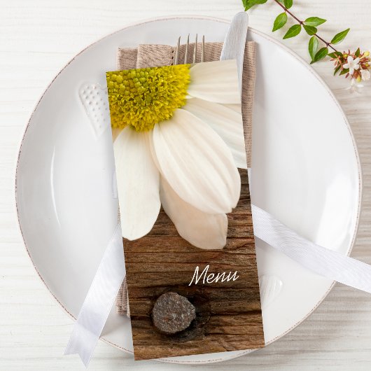 White Daisy und Barn Wood Country Wedding Menü Menükarte