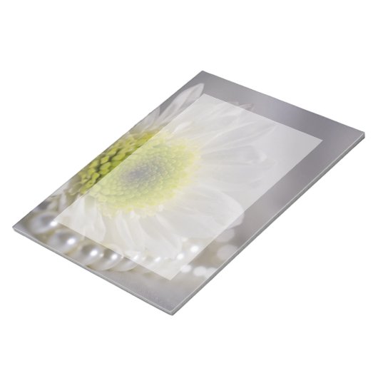 White Daisy und Pearls Wedding Notizblock (angewinkelt)