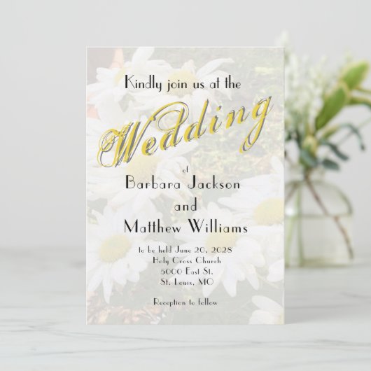 White Daisy Yellow Gold Script BoHo Spring Wedding Einladung (Stehend Vorderseite)
