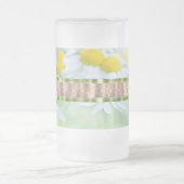White Daisy's in Green Meadow Monogram Mattglas Bierglas (Mittel)