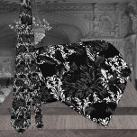 White Damask Black Floral Wedding Neck Tie Krawatte<br><div class="desc">Eine dramatische schwarz-weiße Hochzeitshalsbinde mit schwarz-weißem Blumendampf,  gemischt mit Vintagen schwarz-grauen Blumen. Das ist eine perfekte Krawatte für Bräutigam und Trauzeuge.</div>