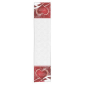 White Damask Red Hearts Kurzer Tischläufer (Vorderseite)