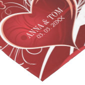 White Damask Red Hearts Kurzer Tischläufer (Ecke)