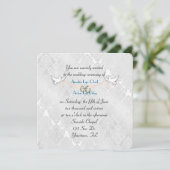 White Damask Shimmer Wedding Einladung (Stehend Vorderseite)