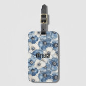 White Denim Blue Flowers Gepäckanhänger (Vorderseite Vertikal)