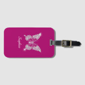 White Diamond Butterfly, Script Name, Deep Fuchsia Gepäckanhänger (Vorderseite (Horizontal))