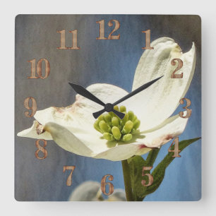 White Dogwood Bloom Quadratische Wanduhr