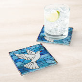 White Dove on Stained Glass Glasuntersetzer (Schrägansicht)