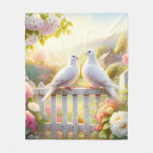 White Doves Cottage Garden Fleecedecke (Vorderseite)