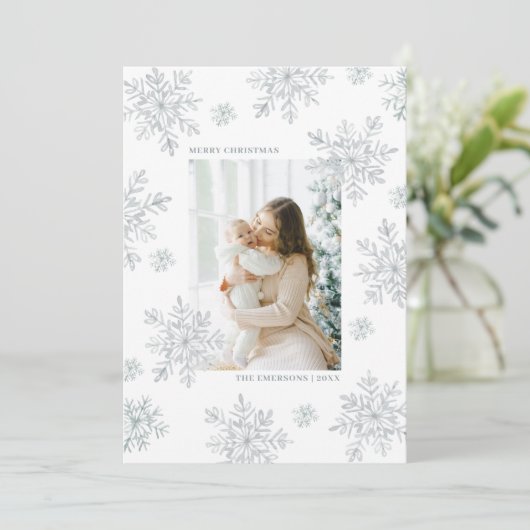 White Elegant Frohe Weihnachts Snowflake Card (Stehend Vorderseite)