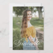 White Elegant Script Class of 2025 Abschluss Einladung (Vorderseite)