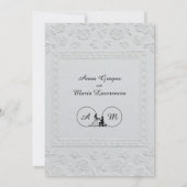 White Faux Embossed Floral Relief Formal Wedding Einladung (Rückseite)