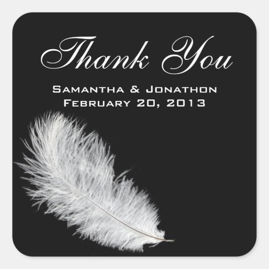 White Feather Black Gastgeschenk Hochzeit Labels Quadratischer Aufkleber (Vorderseite)