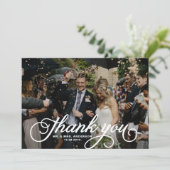 White Feminine Script Foto Hochzeit Vielen Dank Dankeskarte (Stehend Vorderseite)