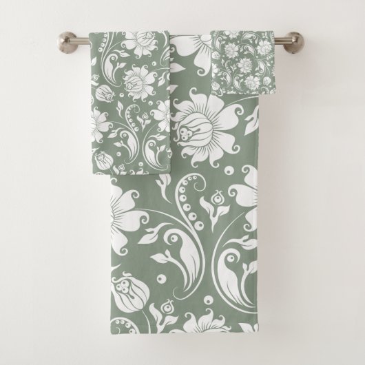 White floral damasks pattern on sage green badhandtuch set (Insitu)
