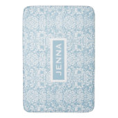 White Floral Damaskus Custom Baby Blue Hintergrund Badematte (Vorderseite Vertikal)